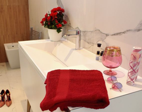 Grandi lastre e dettagli di design a Messina - showroom Punto Ceramica